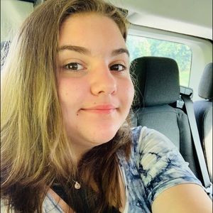 Meet your Posher, Danae